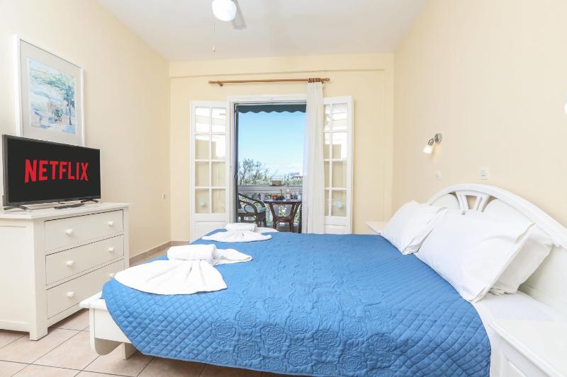 Two-Bedroom Apartment for Four image 3