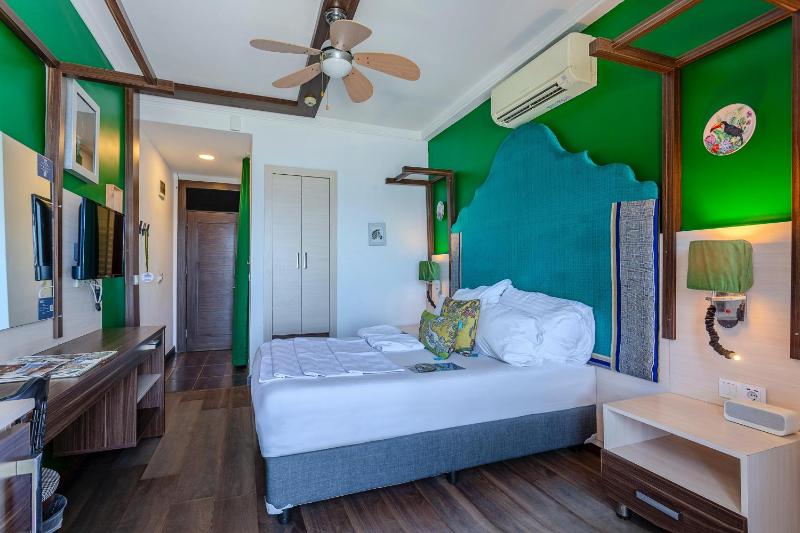 Standard Double Room image 2