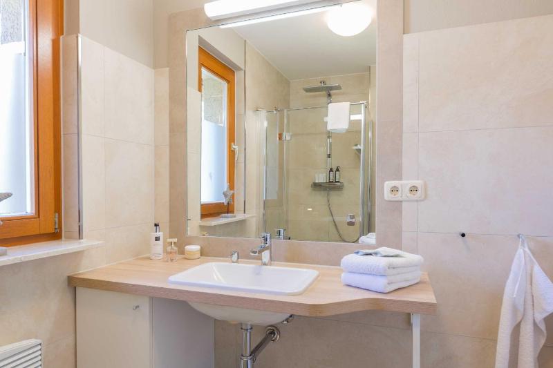 Two-Bedroom Holiday Home -02 image 3