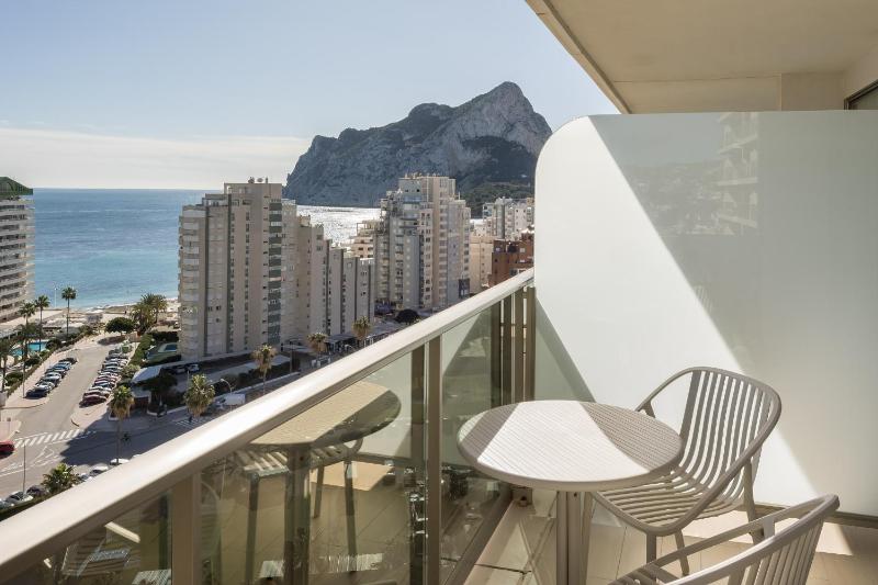 Double Room with Sea View image 1