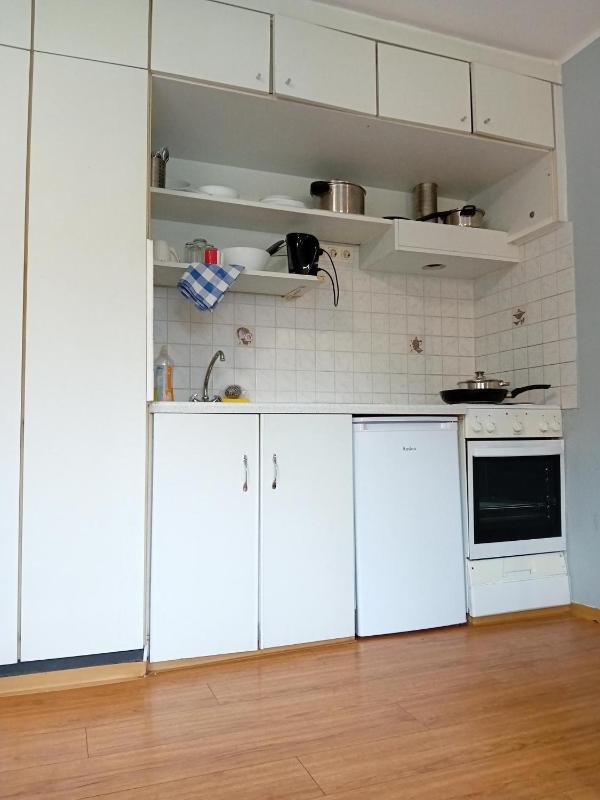 Five Bed Apartment with Private Bathroom image 3