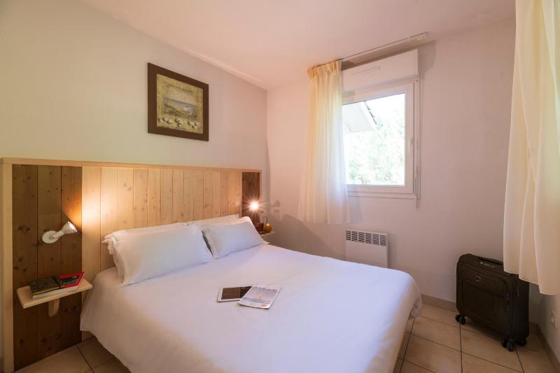 Two-Bedroom Apartment with Terrace (6 Adults) image 3