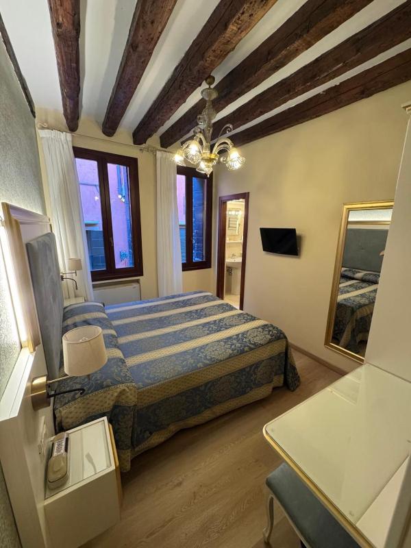 Superior Double or Twin Room image 2