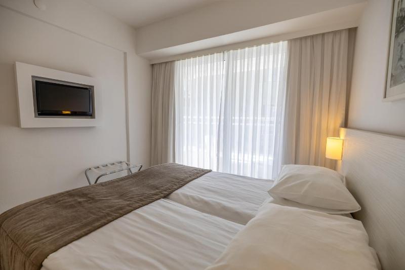 Double or Twin Room with Garden View image 1