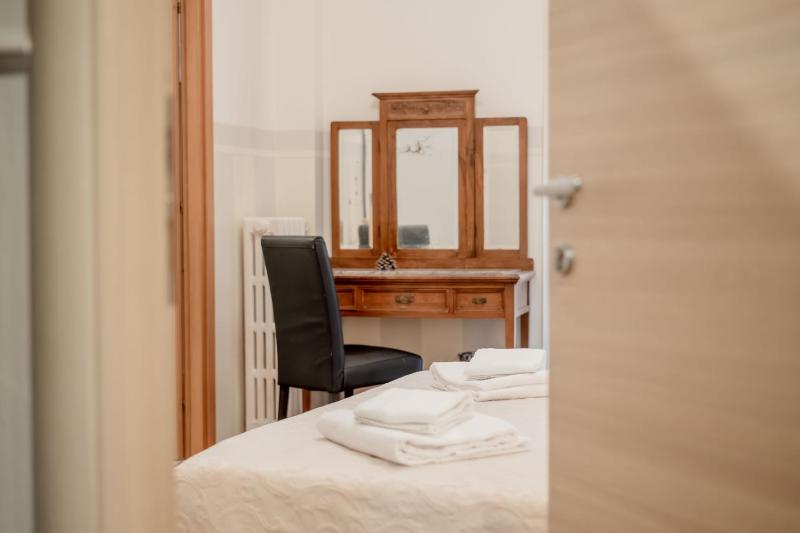 Double Room with Private Bathroom image 3