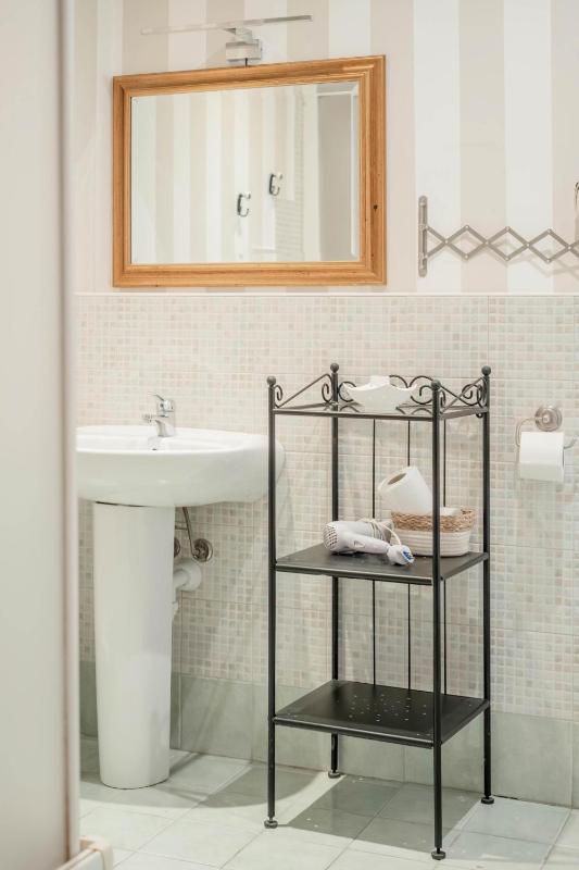 Double Room with Private Bathroom image 2