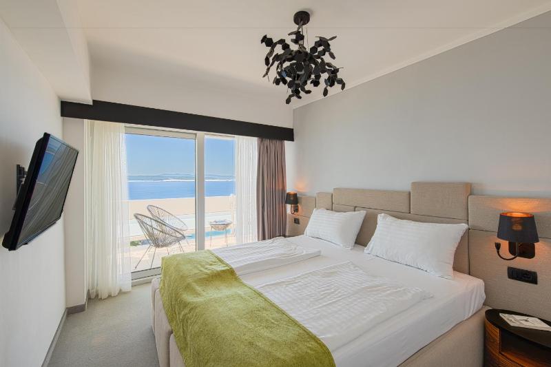 Family Room with Sea View image 1