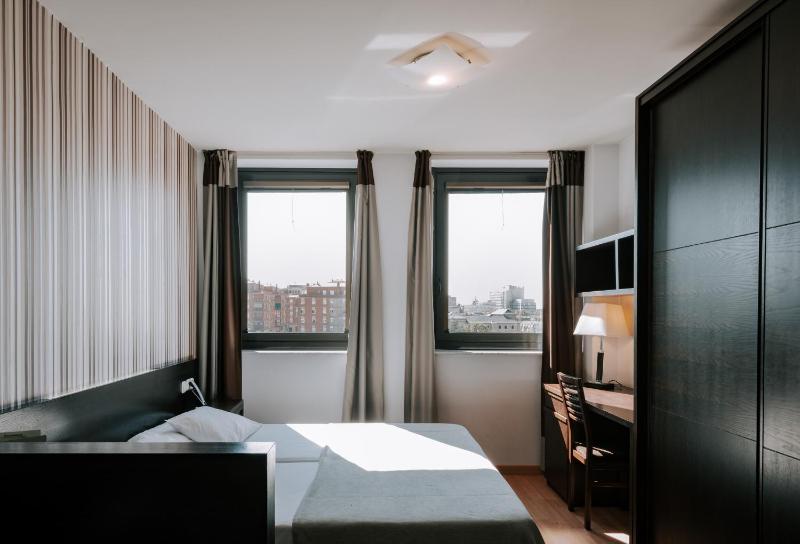 Double Room with Parking Included image 2