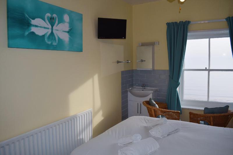 Penn House - image 41