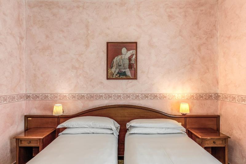 Superior Double or Twin Room image 4