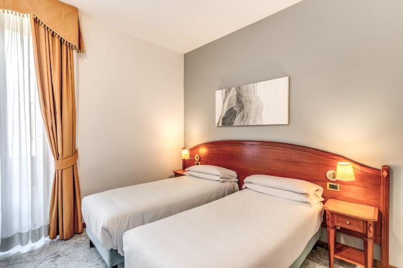 Classic Triple Room image 3