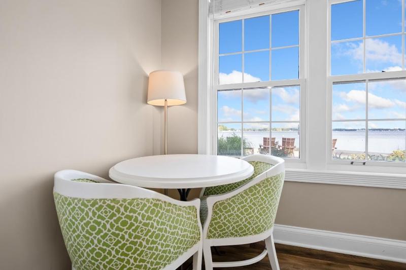 King Room image 3