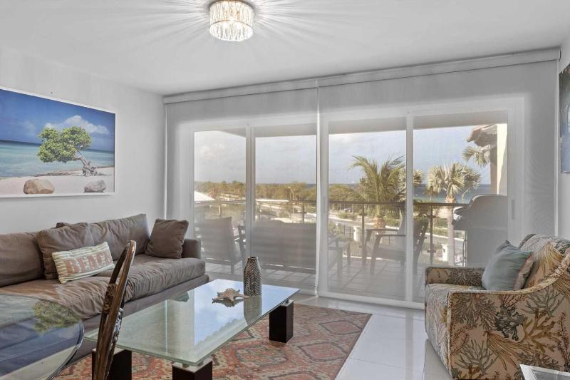 Beachfront - Eagle Beach - Sapphire 2BR condo E322 - image 9