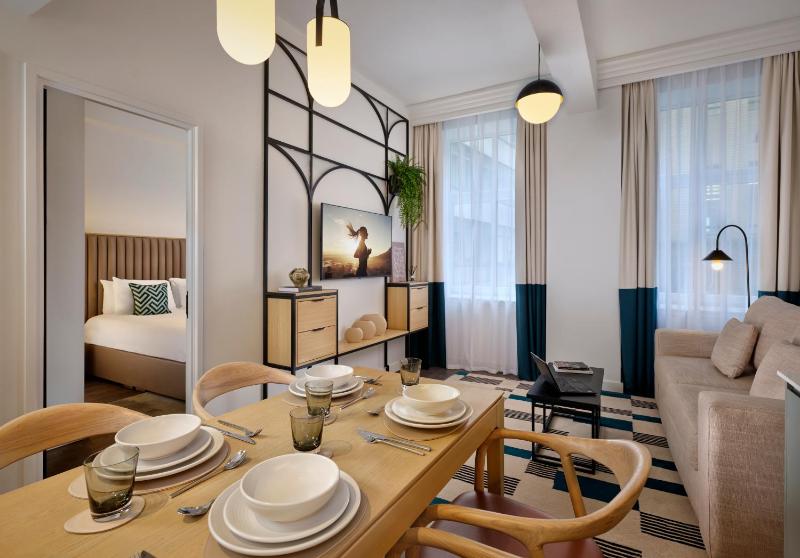 Executive One-Bedroom Apartment image 1