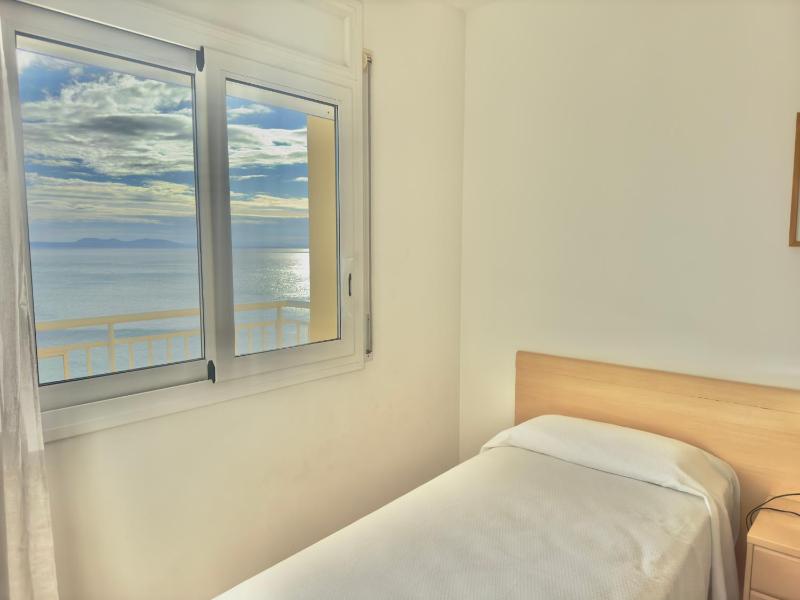 One-Bedroom Apartment image 4