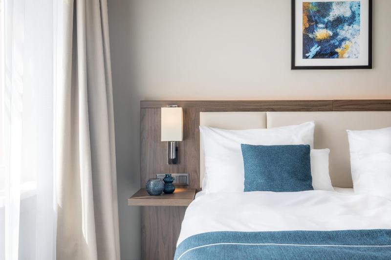 Standard Queen Room image 3