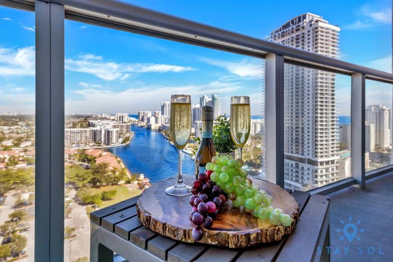 Apartment w/ Balcony +  Amazing Pool - image 17