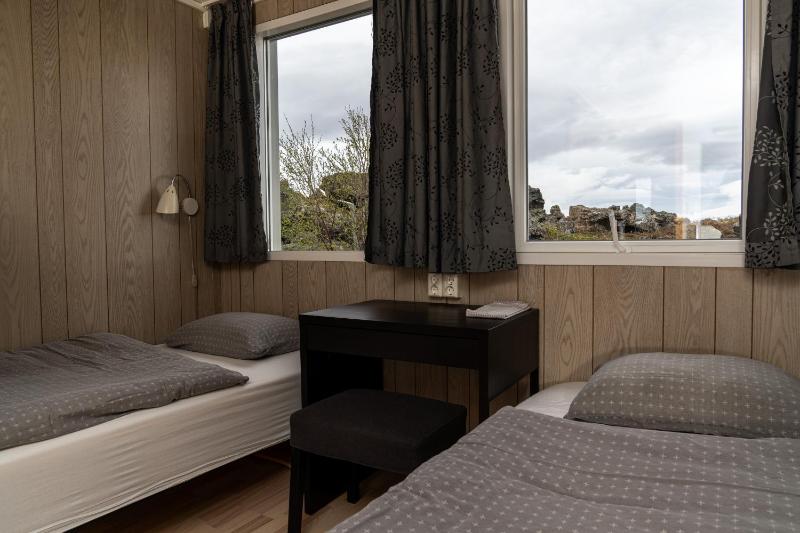 Twin Room with Shared Toilet image 2