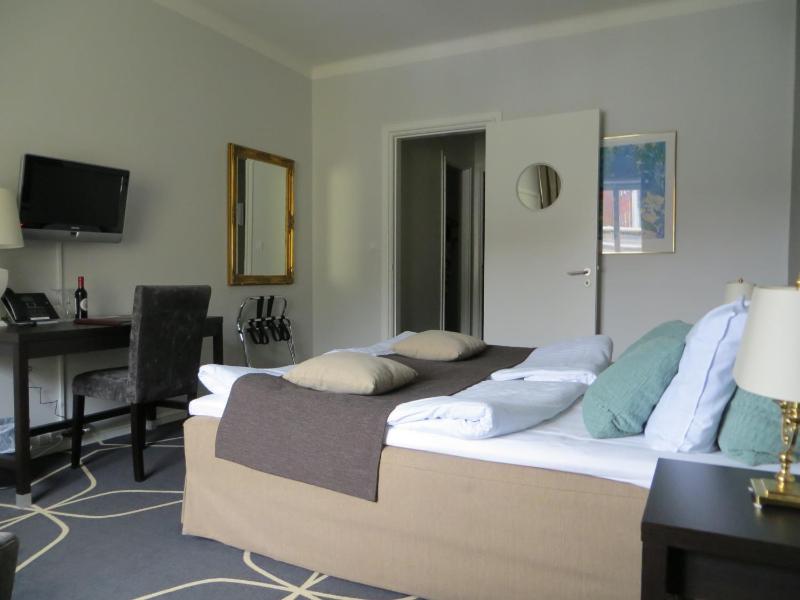 Superior Double Room image 1