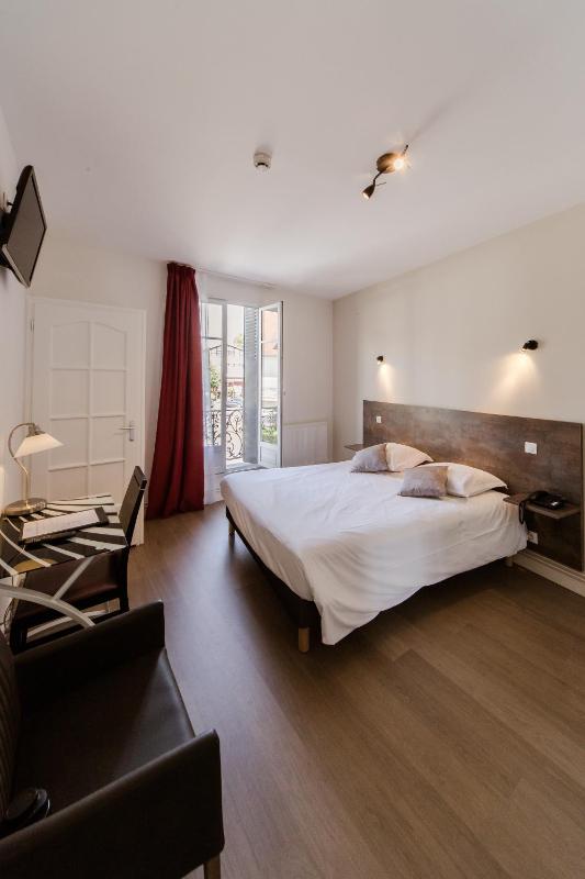 Superior Double Room image 4