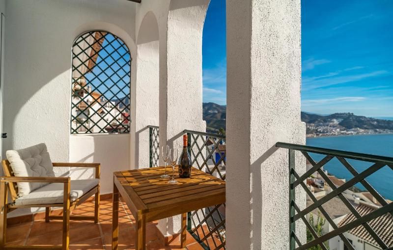 4 Bedroom Gorgeous Home In Almuñecar - image 17