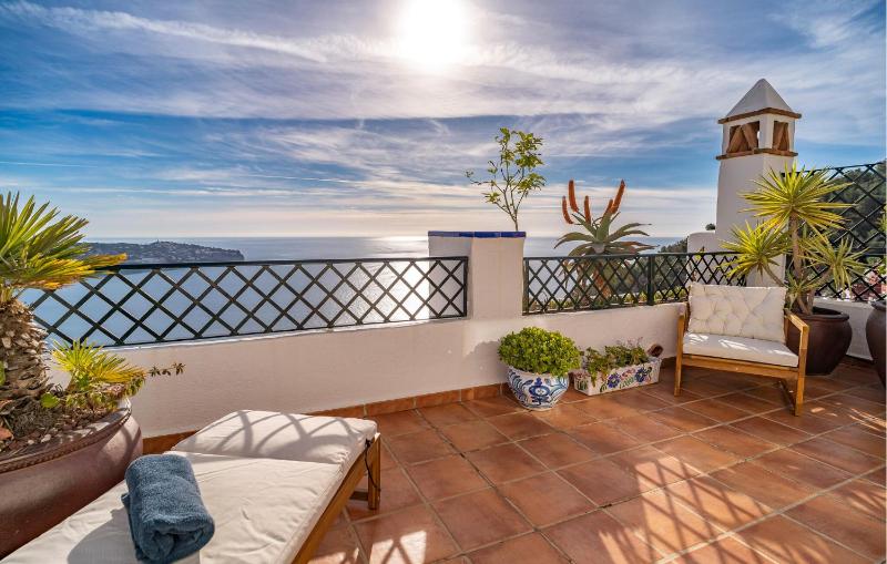 4 Bedroom Gorgeous Home In Almuñecar - image 11