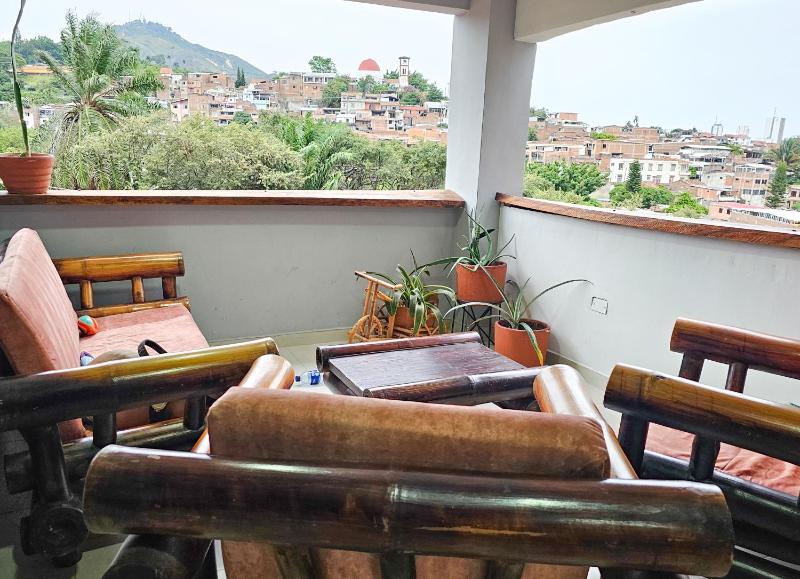 Maisant Hostel Cali Street View Good Food & Local Culture - image 6