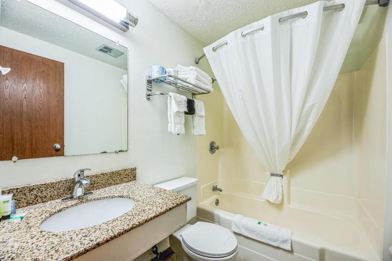 Standard Double Room image 2