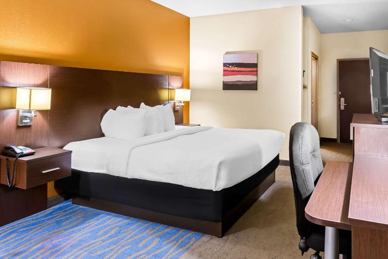 King Room image 4