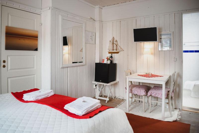 Double Room image 3