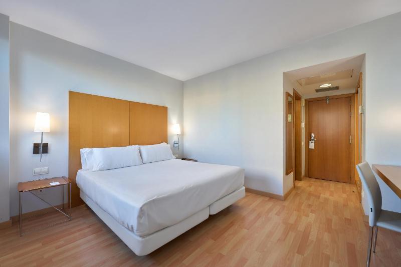 Double Room image 4