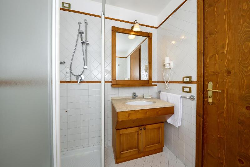 Standard Double or Twin Room image 3
