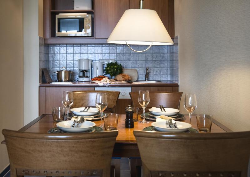 One-Bedroom Apartment image 4