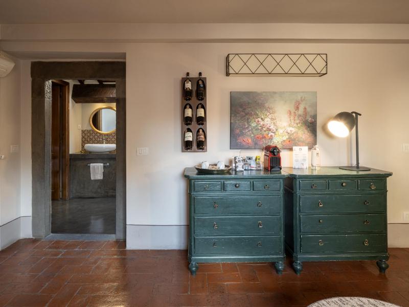 Suite with City View image 4