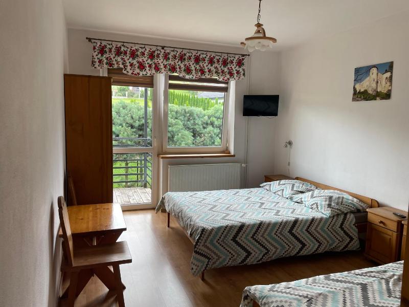 Triple Room with Private Bathroom image 1