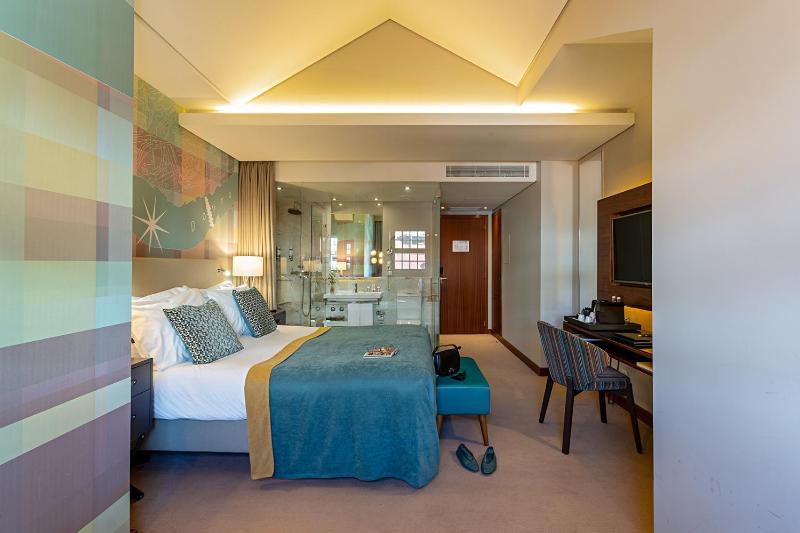 Classic Double or Twin Room image 3