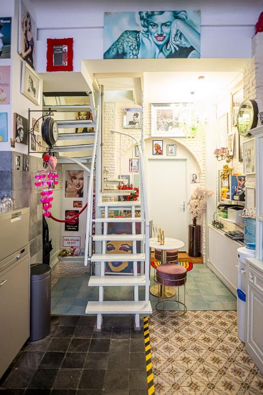 Single Room image 3
