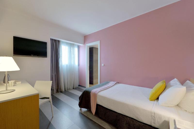 Single Room image 1