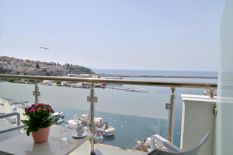 Double or Twin Room with Sea View image 4