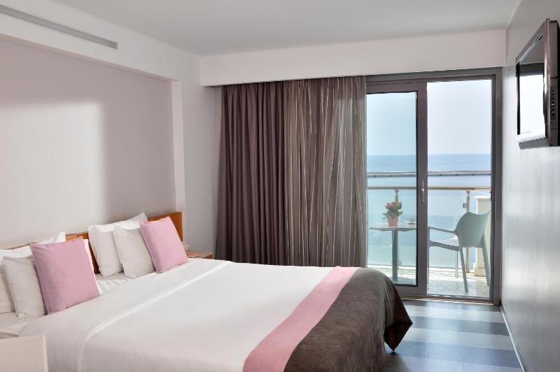 Double Room with Sea View (2 Adults + 1 Child) image 1