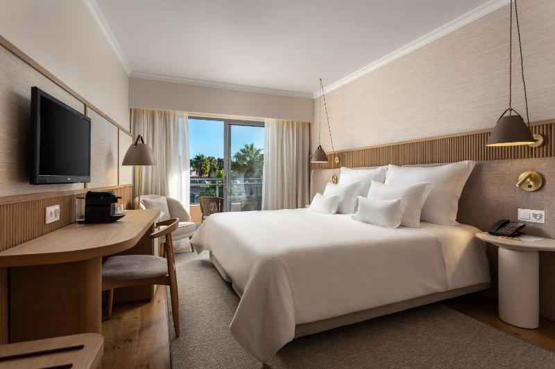 Double/Twin Room with Resort View image 1