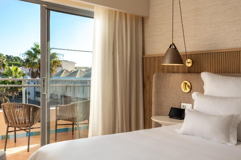 Double/Twin Room with Resort View image 3