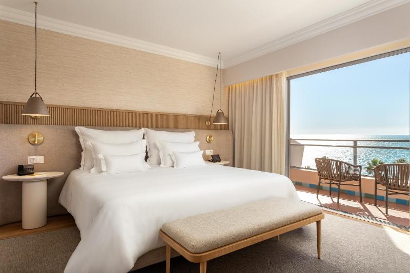 Suite with Sea View image 3