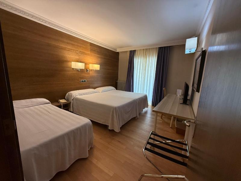 Triple Room image 1
