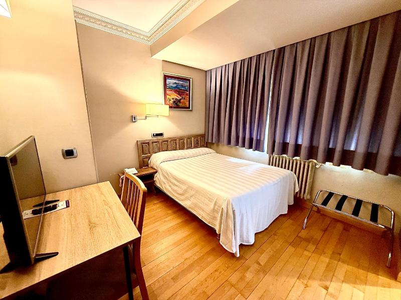 Single Room image 4