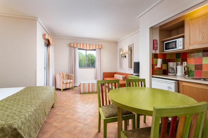 Studio Apartment image 1