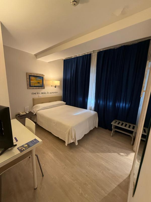 Economy Single Room image 4