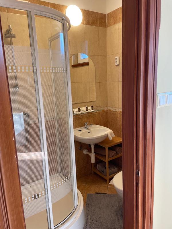 Rózsakert Apartmanház - image 14