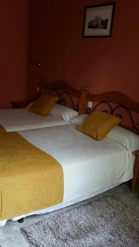 Twin Room image 1