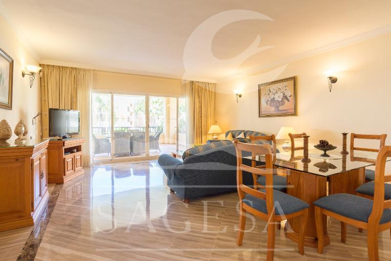 Apartment with Pool View  image 3